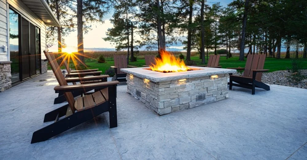 Concrete patio outdoor living